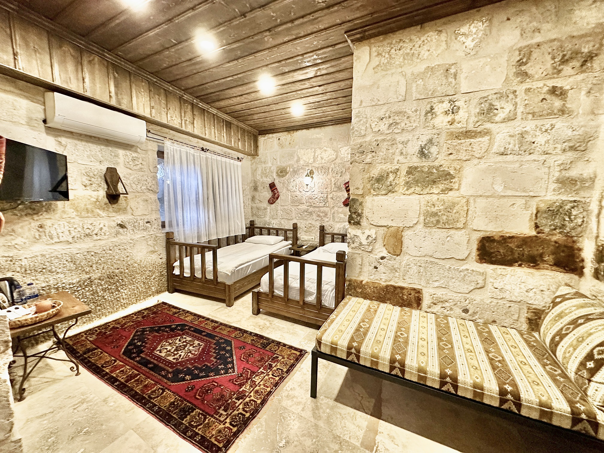 Standart Cave Room